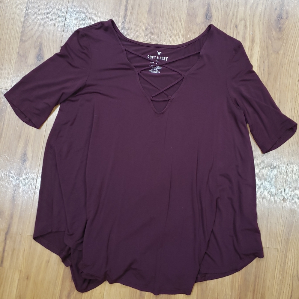 Soft & Sexy American Eagle criss-cross top! Maroon